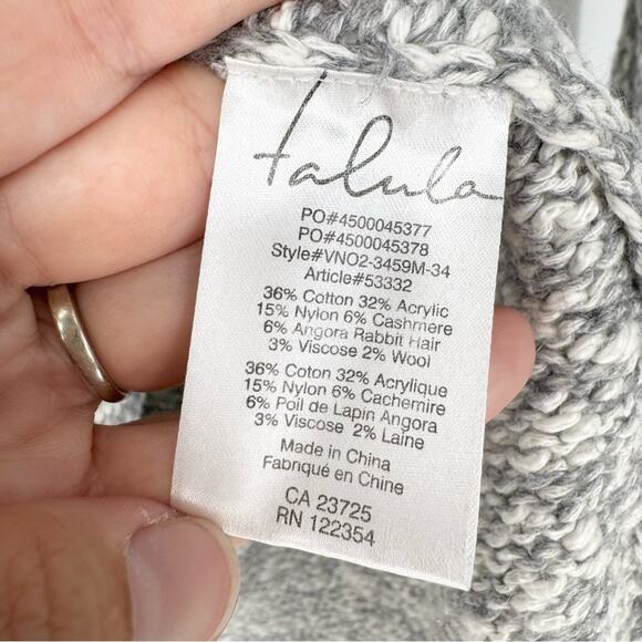 ARITZIA Talula Azurelee Heathered Grey V-Neck Long Sleeve Knit Sweater Size S - Picture 11 of 12